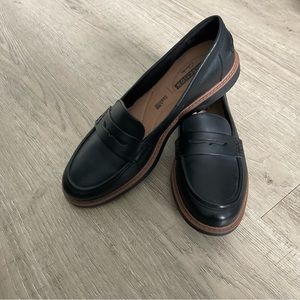 Clark ladies loafers brand new without box